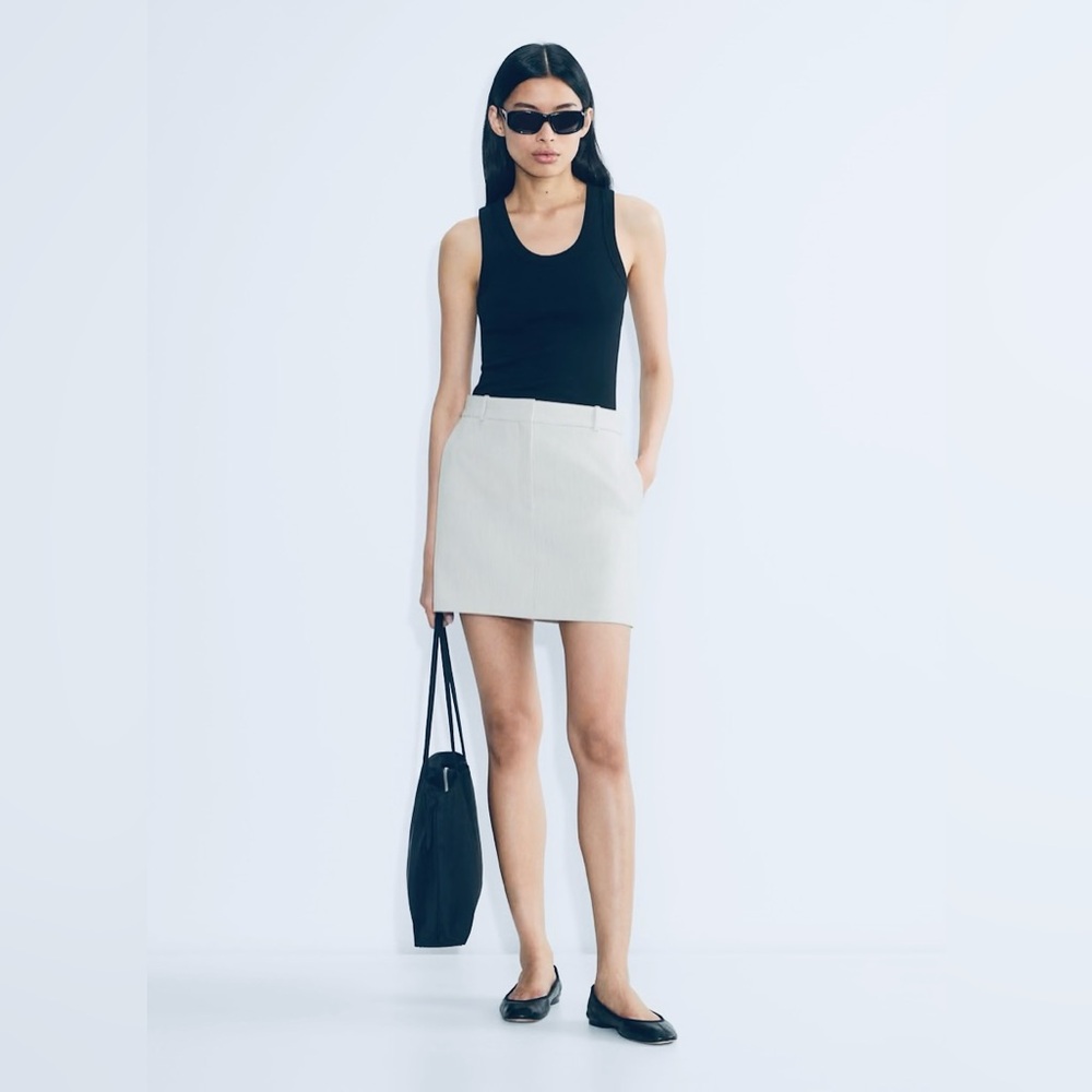 Aritzia white chisel Mini Skirt